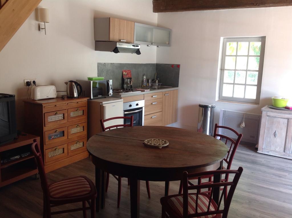 Chateau De Bel Arveyres Room photo